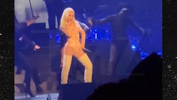 6ca4e5d15e4d4241bb042fad12a6af3c_md 030324_christina_aguilera_kal