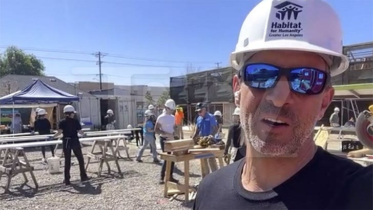 031424-mauricio-umansky-kal