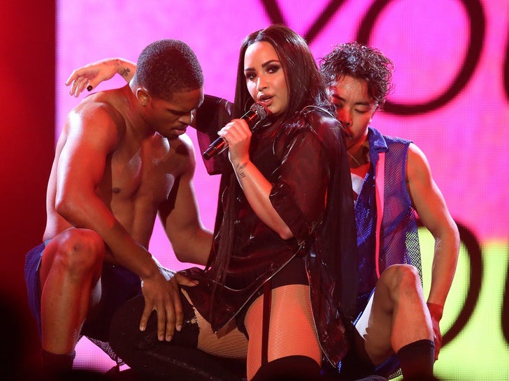 Demi Lovato Performance Photos