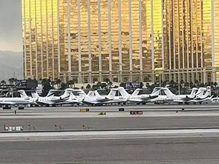 7ddfd406040a4350bfa31132c23faf69_md Tarmac Private Plane Parking