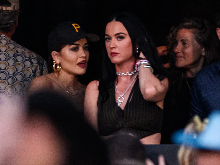 0223-Taylor-Swift-Sydney-Australia-Photos-0223-primary-6