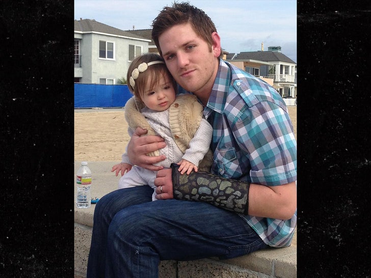 8b5b2f811bff45b4a6b243be2a4e6b8d_md-1 Lauri Josh Post sub 2.