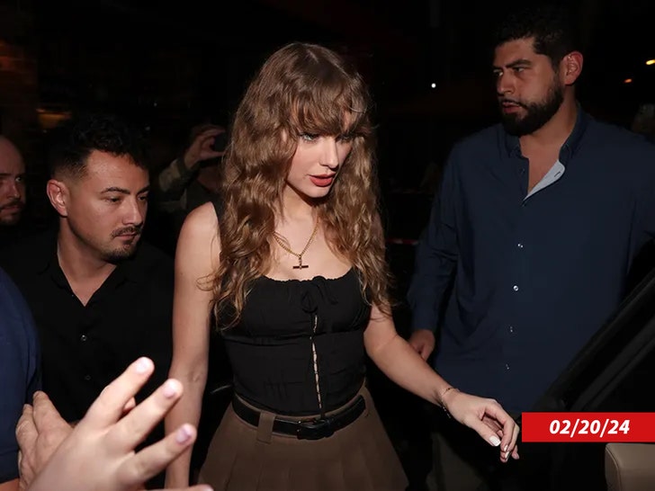 8fb1001a2efd4296968874e1ea02041a_md taylor swift in australia bg 1