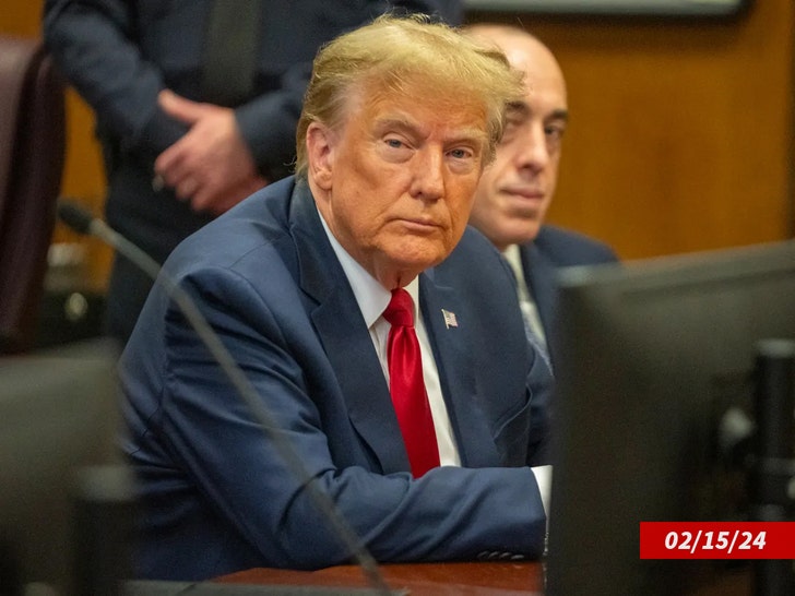 9117d0539ebd4925b05d176e4fe99020_md Donald Trump at court