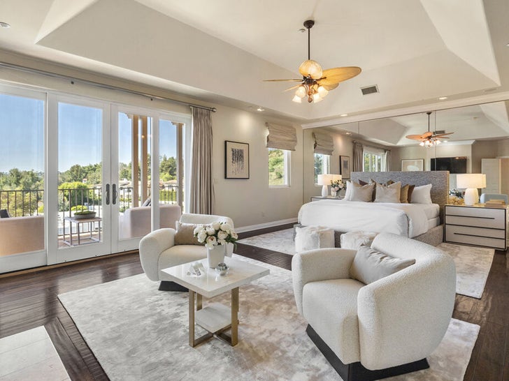 0408-Raquel-Welch-Los-Angeles-Home-For-Sale-primary