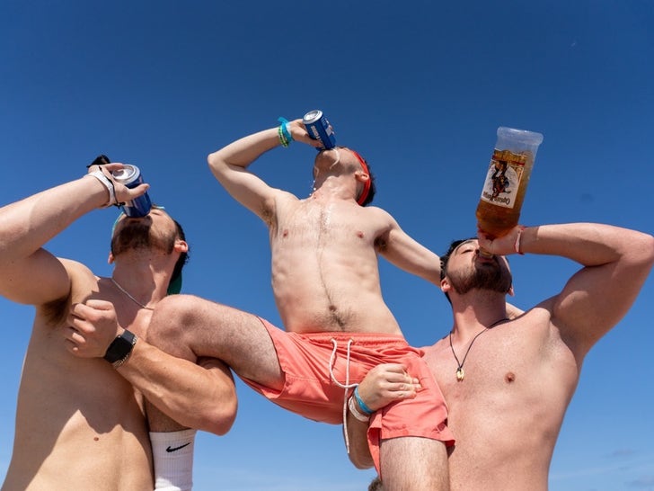 College Spring Breakers Hit Florida Beaches