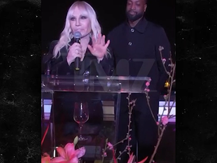 030924_donatella_versace-sg2