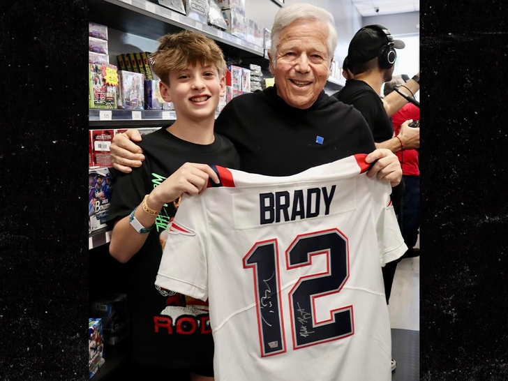 9cad14f5168944959d6040b782a27291_md robert kraft with fan signed tom brady jersey instagram photo .
