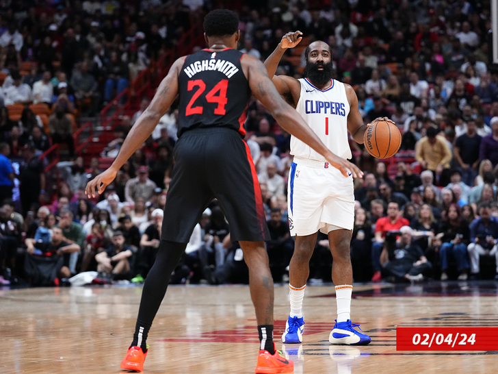 9ede025353344f7abed2601e82465fbe_md Haywood Highsmith