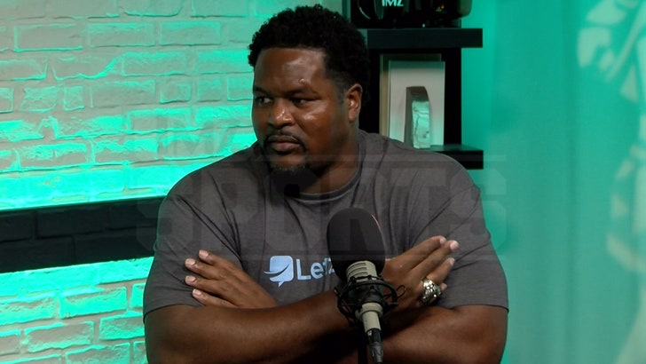 020524_bryant_mckinnie_super_bow_kal