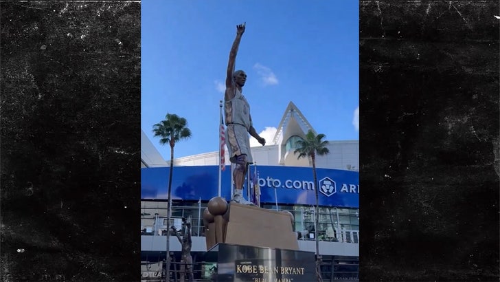 020924_kobe_bryant-kal-v2