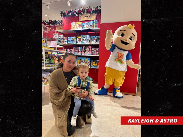 a44cac2b5cdb493c84652b5635667a2e_md Kayleigh Doyle a UK mom who gave birth to twins