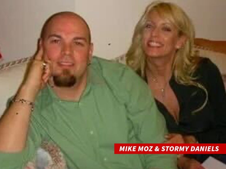 a480901116db4cf39fe2d3df1e26f07a_md-3 Mike Moz & Stormy Daniels