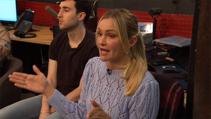 a4ea1aeaab894ba89cc056c858688398_md-1 042624_tv_clips_emma_stone_emily.01_00_09_10.Still002