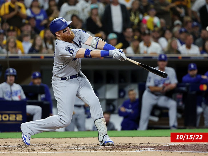 a51a1cfca6c845ef82caaf80f2c3acd6_md justin turner dodgers sub