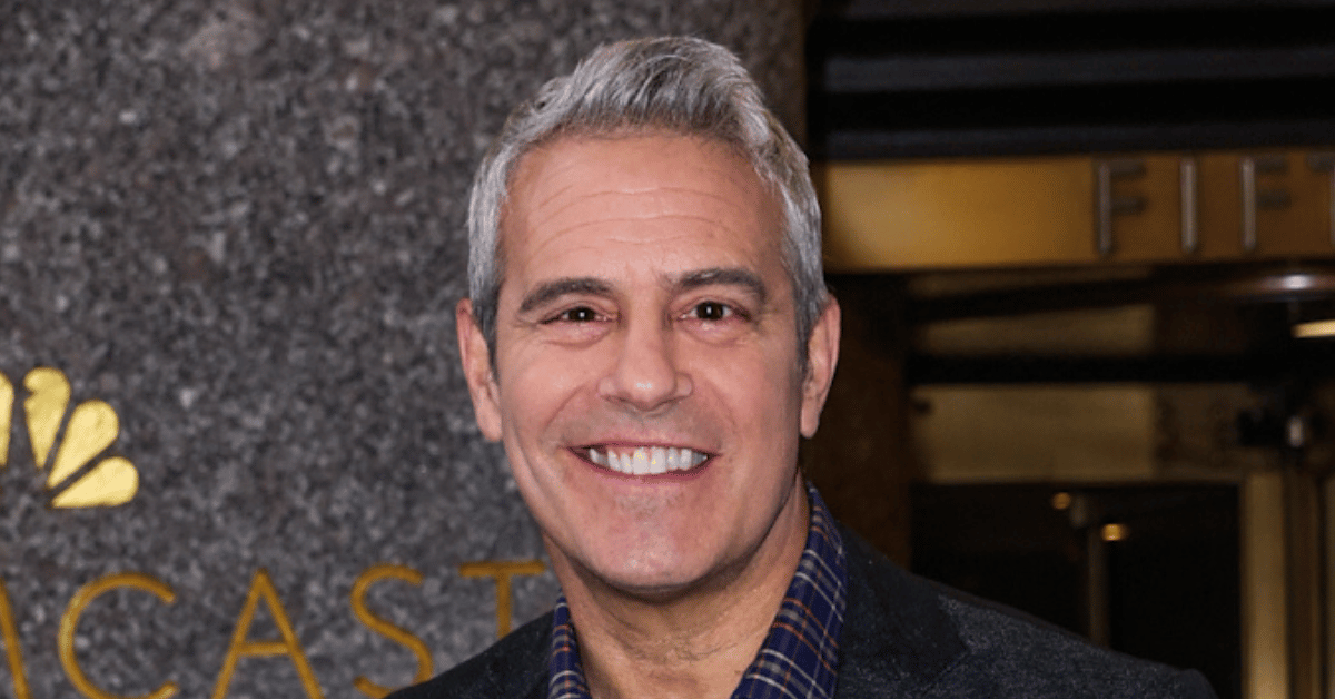 andy-cohen-cnn-new-years-eve-execs-considering-cutting-ties-embarrassing-drunk-3-1767375859885 Photo of Andy Cohen