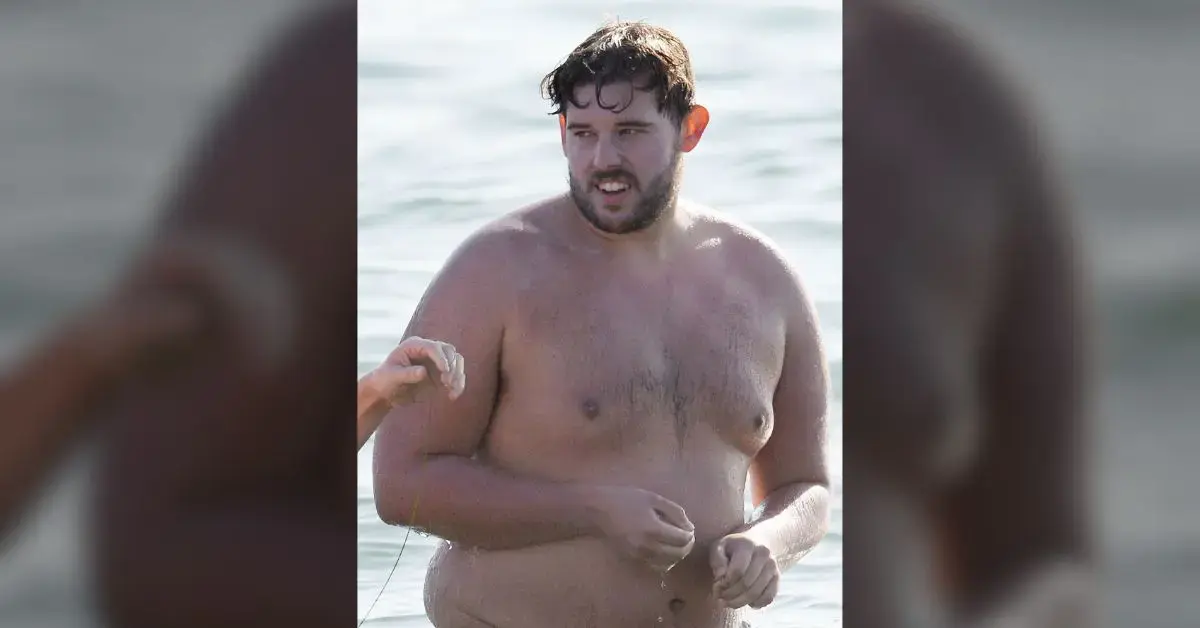 arnold-schwarzenegger-is-finally-fully-proud-of-son-christopher-after-27-year-olds-astonishing-weight-loss-battle3-1767375769318 Photo of Christopher Schwarzenegger