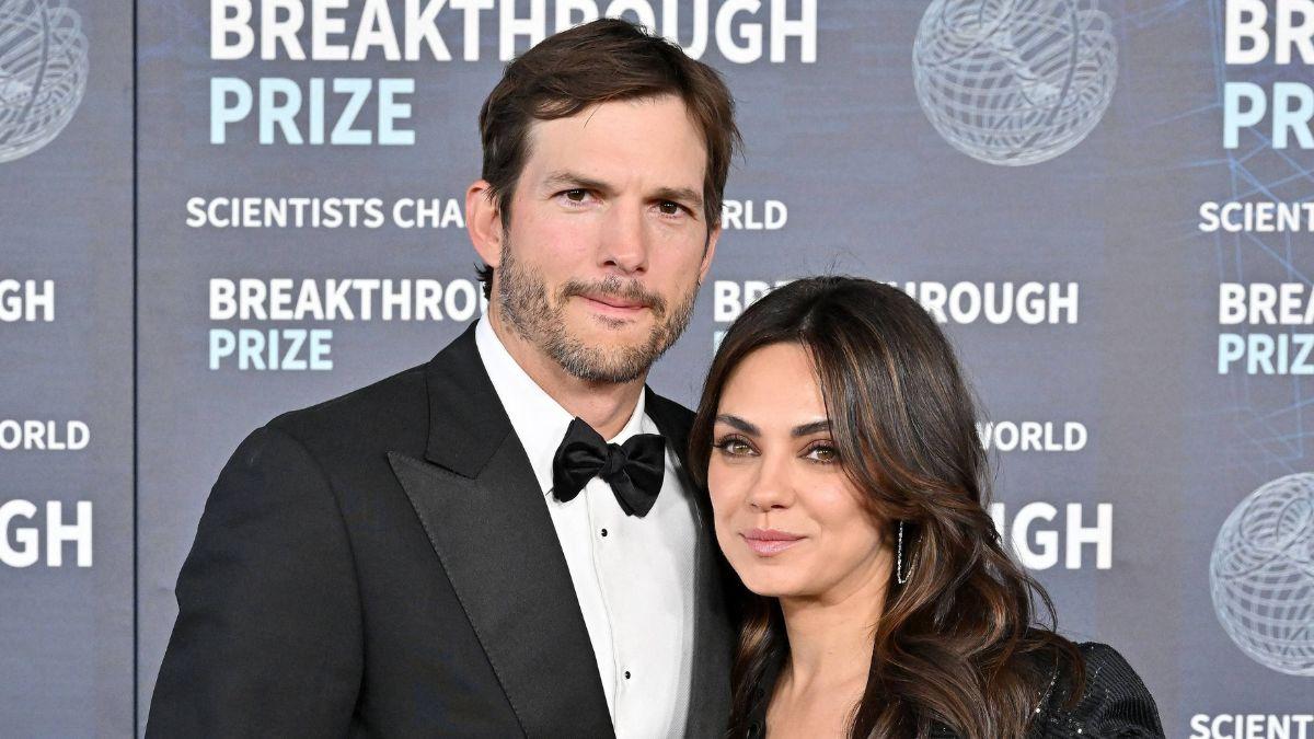 Image of The showering rumor originated from a 2021 Armchair Expert interview.