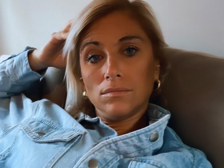 b03e5e3696944b6d9a8f683522e7f487_md Kyle Marisa Roth_main_