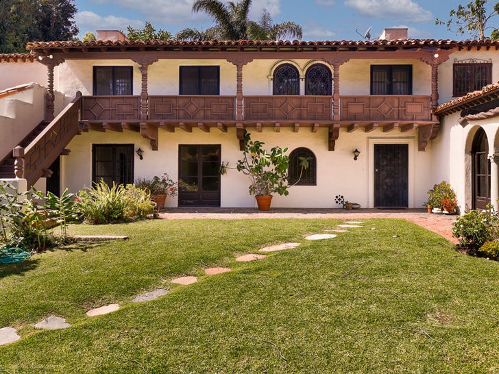 b50f1652eeff4875a1b499238a6c5335_md 0325-Bob-Barker-Back-Of-House-SUB