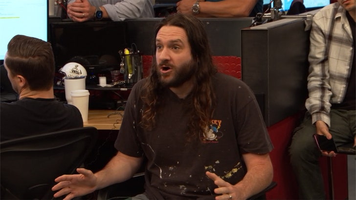 032824_tv_clips_bianca_censori_kal