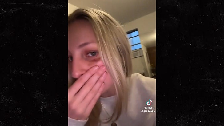 b8454f89740d455a83fbd4f48b780fcd_md 032724_girls_punched_nyc_sub-kal