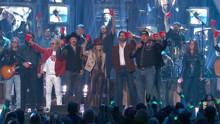 040824_toby_keith_kal_v2