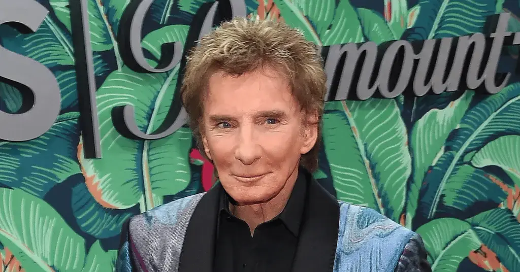 barry manilow reassures fans recovers hospital bed lung cancer surgery