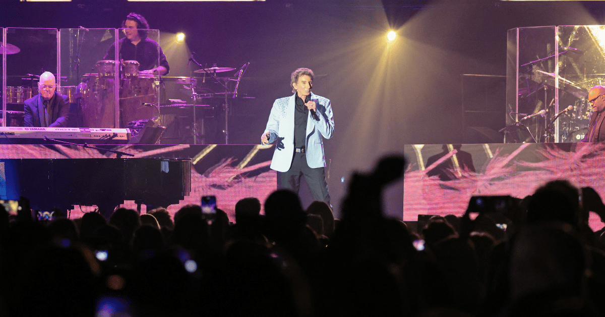 barry-manilow-reveals-cancer-diagnosis-3-1766420671439 Photo of Barry Manilow