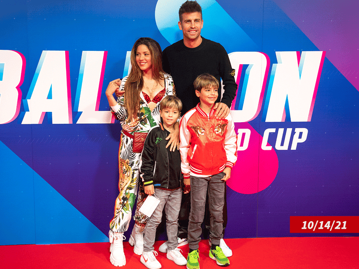 bc20cee09b8f42138089d97be364b146_md shakira pique family