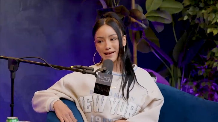 bcce2ef61618424db96b429bbb951e3e_md o41924_jennifer_lopez-kal