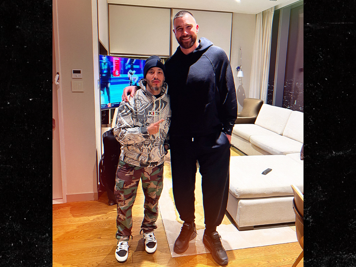 bd2979822eb94de99d7f7f209a8fb5ca_md Willis orengo and travis kelce instagram