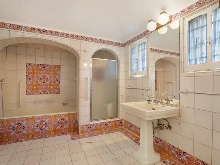 0426-bob-barker-house-sold-photos-primary-4