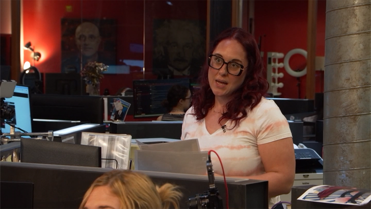 041124_tv_clips_kanye_west_bianca_censori_white.01_00_14_11.Still002