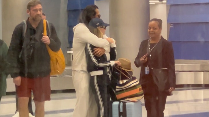 c0df8ddd8a494696aaf0eda04eea11eb_md 042624_sweeney_davino_kal_v2