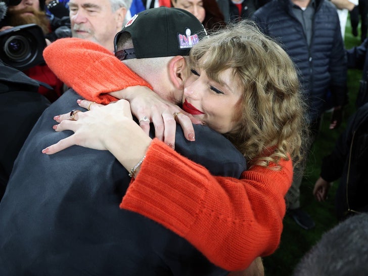 Taylor Swift Kisses Travis Kelce After Chiefs Win