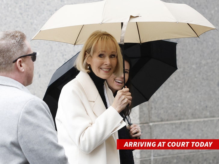 c5166f308dce43dc8811f6832ec6a979_md E. Jean Carroll Arriving at Court Today