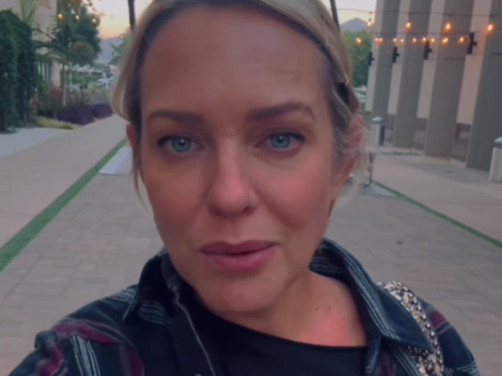 c59210ee4769492785fe8f6e8ab7e5f0_md arianne zucker neutral 3