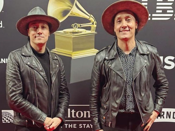 cbd5e60d242549dcacdc3e75557a0a5d_md-2 Houston Bros Social Media Pictures