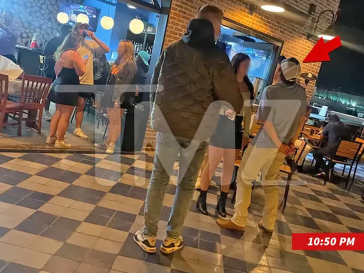 morgan wallen before throwing chair