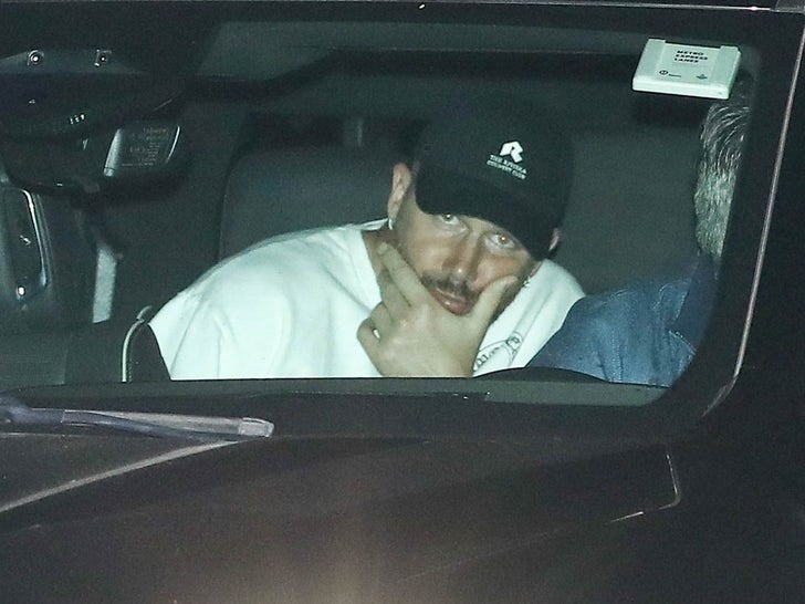 cf4c5af6088a45b286a3202d70f39a76_md 0229-Travis-Kelce-Christian-McCaffrey-Olivia-Culpo-Nobu-Dinner-Photos-primary-3