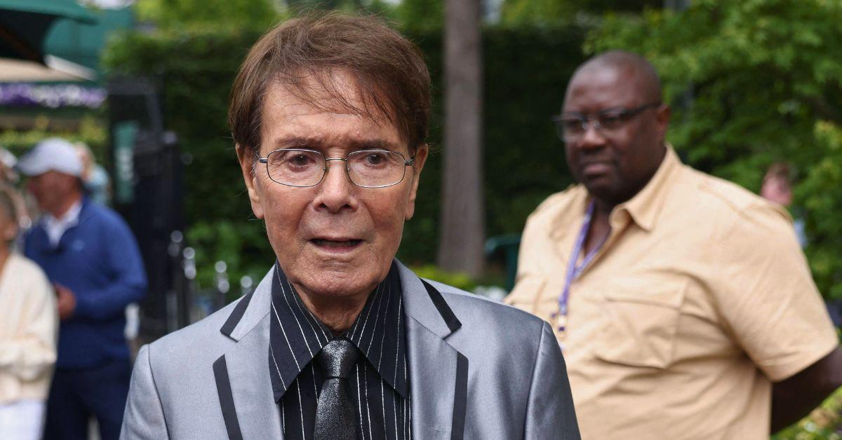 christmas-song-icon-85-sparked-fan-fears-after-rambling-lip-sync-show-1765573814845 Photo of Cliff Richard