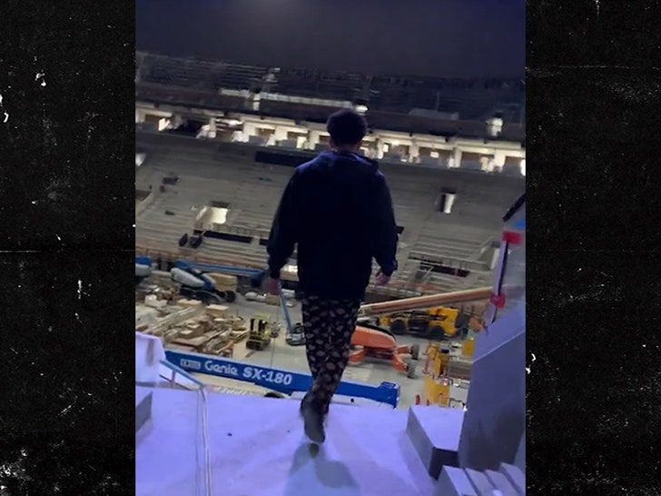 d0fa19e9ca1b45dab3b98ab57a0f47eb_md 030324-clippers-stadium-construction-primary