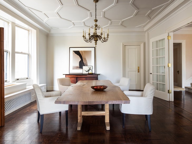 0220-Annie-Leibovitz-Dining-Room-2-SUB