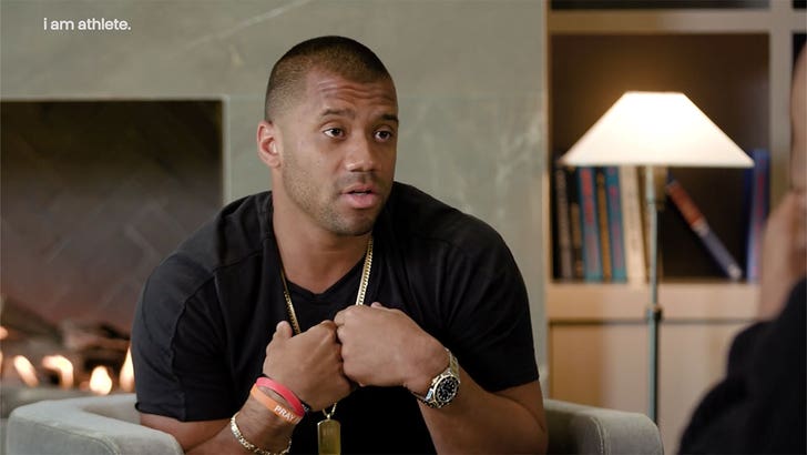 d1e3eeda0bc24e21ad4b8c5e38f85a27_md 022724-russell-wilson-kal