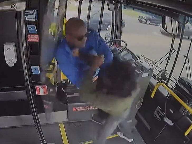 d3c11663ebb049fb8c43c736875ac8e8_md 042524-bus-attack-primary