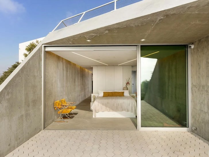 0320-flea-la-crescenta-house-for-sale-photos-primary-5