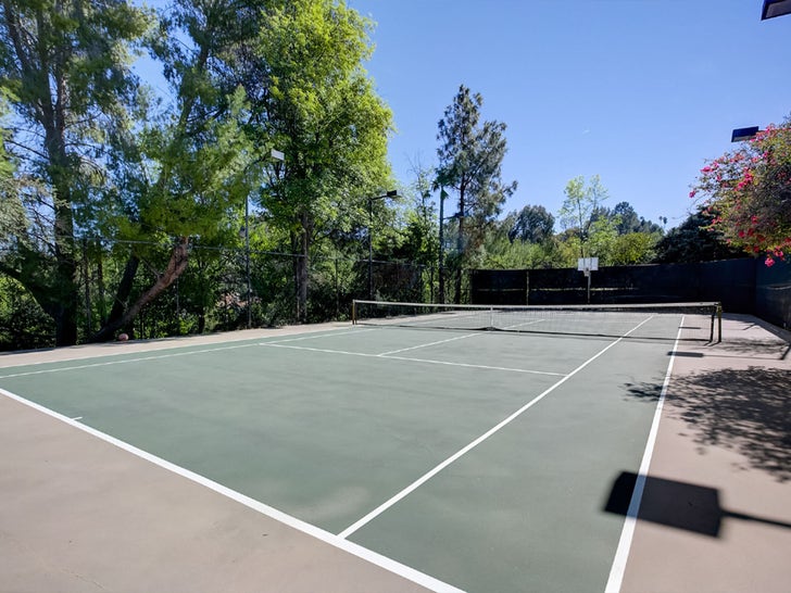 0404-Serena-And-Venus-Williams-Together-Sub2