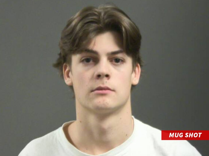 ddf7a2160b614e70acbcdea2807f4aca_md paxton singleton mug shot