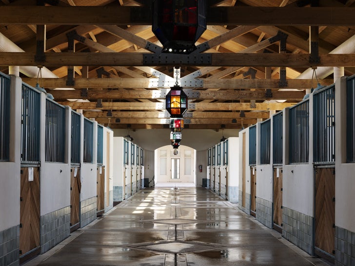 0409-merv-griffin-estate-photos-primary-5